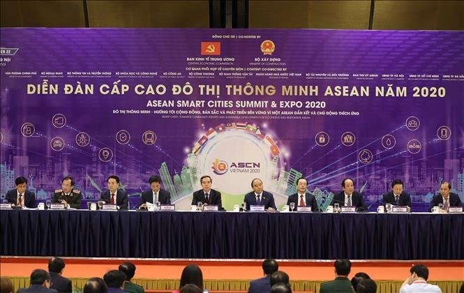 Các đại biểu tham dự Diễn đàn cấp cao về đô thị thông minh Asean 2020