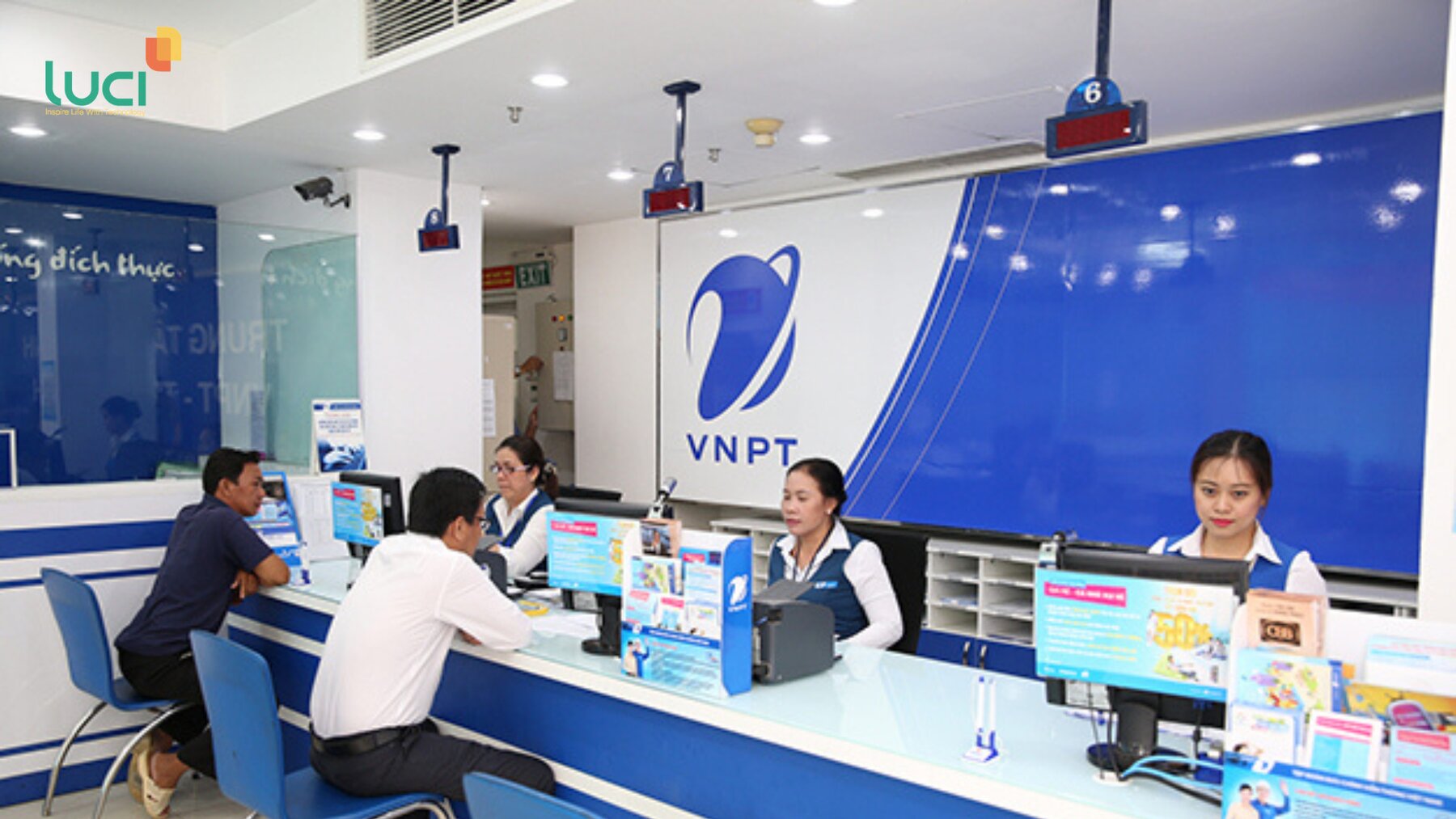 Đến cửa hàng VinaPhone gần nhất để nhờ kiểm tra gói cước Wifi
